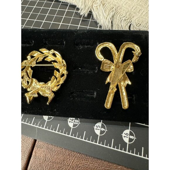 Vintage Christmas Brooches: Festive Wreath & Candy Cane Pins - Gold Tone Enamel - Picture 2 of 5